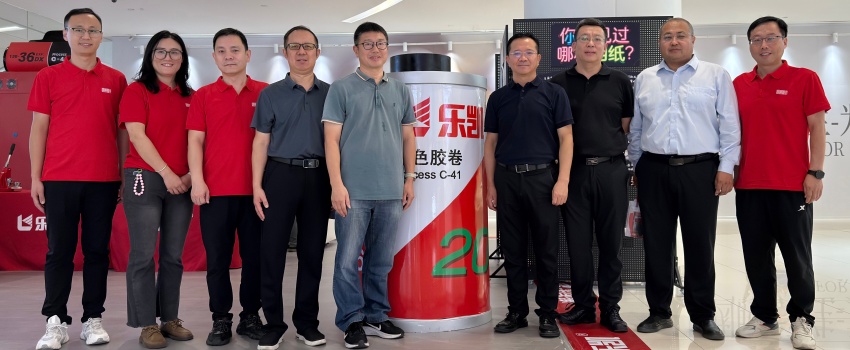 樂(lè )凱膠片國慶亮相保定萬(wàn)博廣場(chǎng)，8天沉浸式體驗點(diǎn)燃市民光影熱情